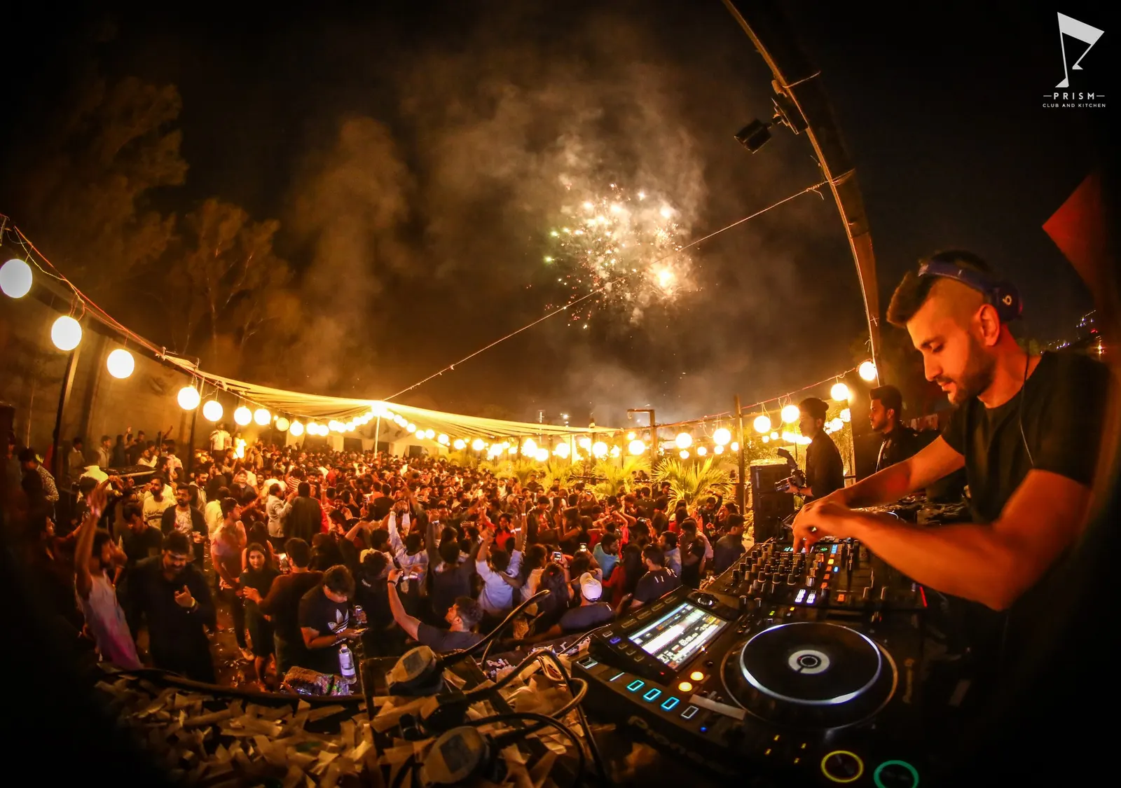 Elkana Paz behind the decks