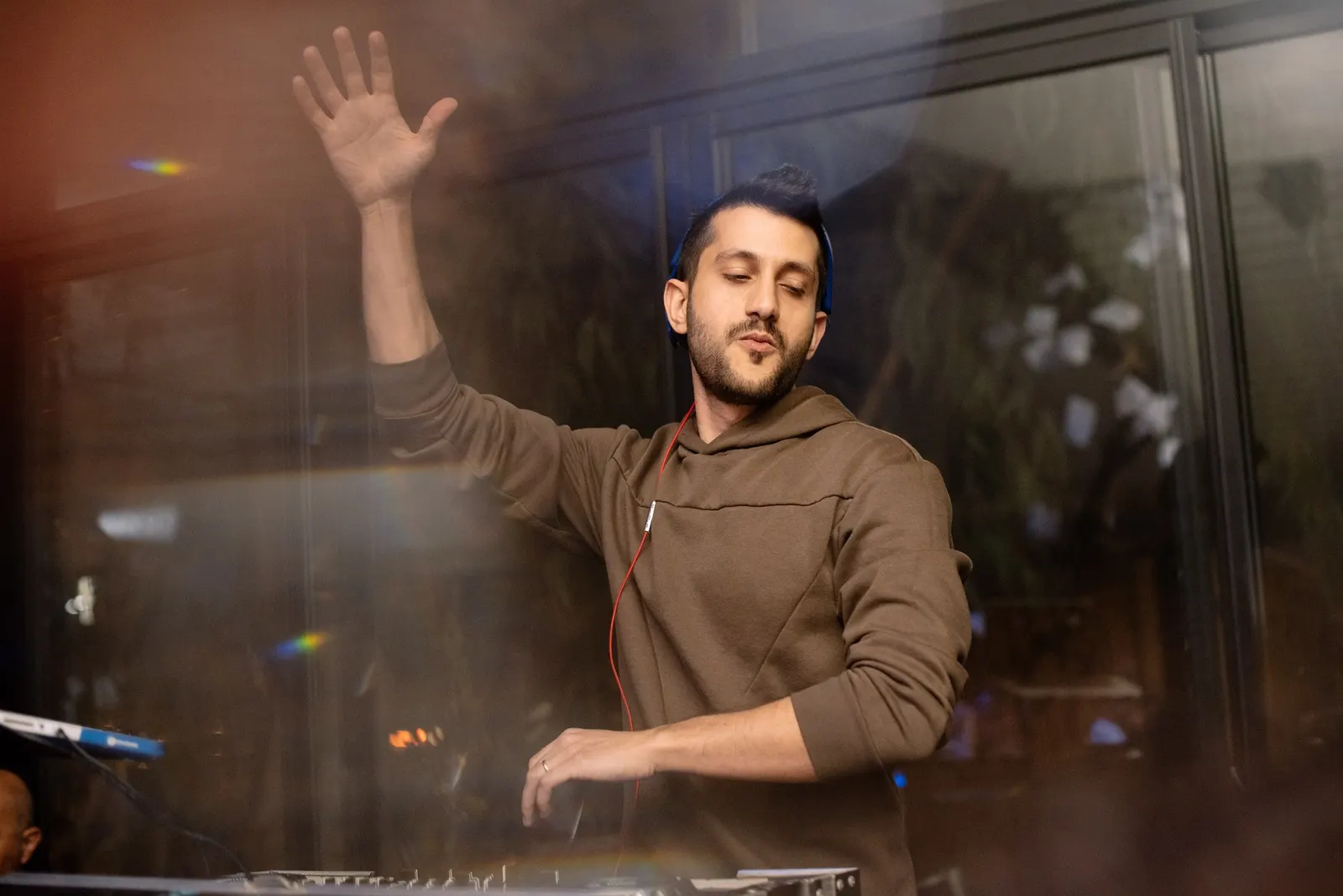 Elkana Paz behind the decks