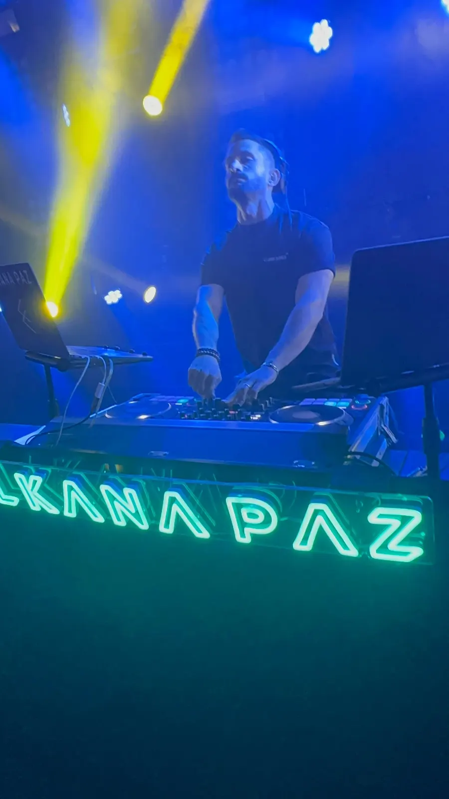 Elkana Paz behind the decks